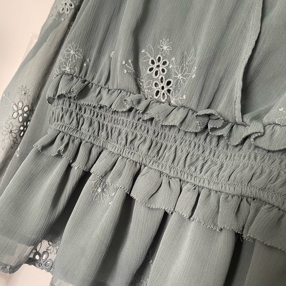 ASTR the Label | Sage Eyelet Balloon Sheer Sleeve Blouse Whimsigoth Fairy Boho - Picture 3 of 6